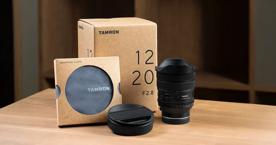Nov� TAMRON 12-20 mm F/2.8