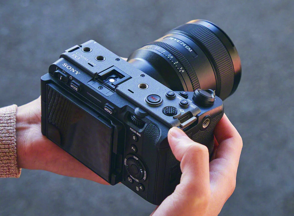 Nikon ZR vs Sony FX3