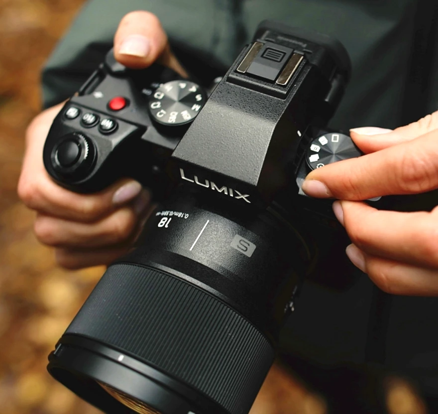 Lumix s5II